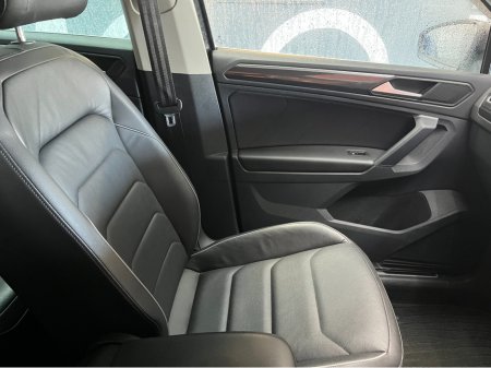 2019 Volkswagen Tiguan €27950! 2019 VW TIGUAN AUTOMATIC HIGHLINE 2.0 TDI  / BLACK LEATHER HEATED €27,950 thumbnail