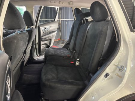 2016 Nissan X-Trail 1.6d SV 7 SEATS €12,950 thumbnail