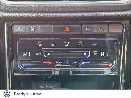 2023 Volkswagen T-Roc R-LINE 1.5 TSI 150BHP D7F 5DR €28,950 thumbnail