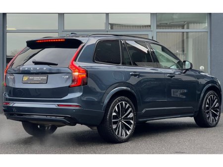 2025 Volvo XC90 T8 PLUS DARK AWD €78,950 thumbnail