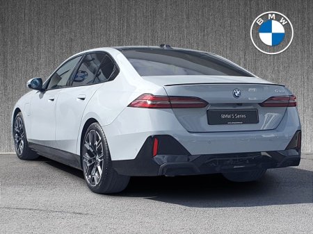 2026 BMW 5 Series - photo 2