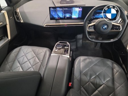 2023 BMW iX xDrive40 M Sport Edition €52,950 thumbnail