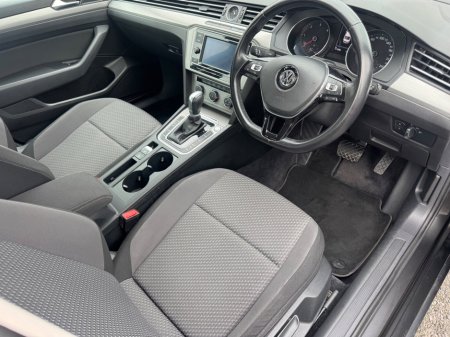 2018 Volkswagen Passat - thumbnail 9