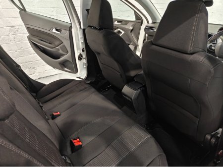 2016 Peugeot 308 - thumbnail 11