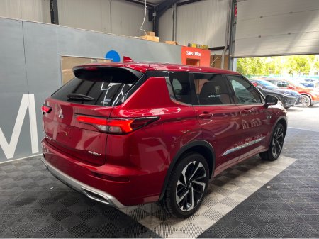 2024 Mitsubishi Outlander - photo 2