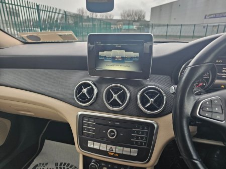 2019 Mercedes-Benz GLA Class - thumbnail 19