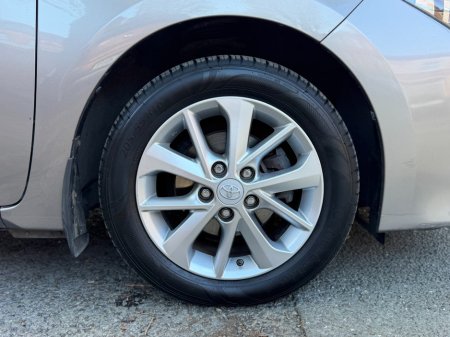 2014 Toyota Corolla - photo 5