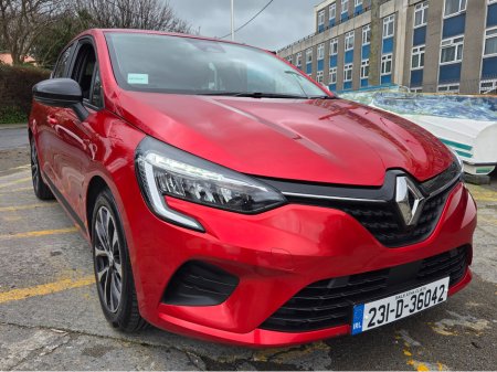 2023 Renault Clio - thumbnail 1