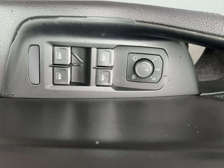 2018 Volkswagen Passat - thumbnail 16