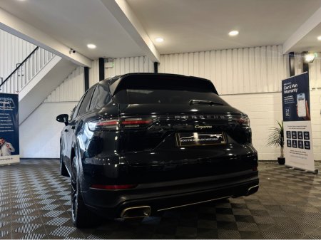2019 Porsche Cayenne V6 E-HYBRID AUTO €59,899 thumbnail