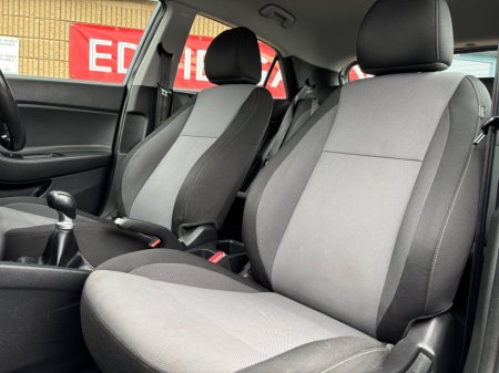 2017 Hyundai i20 1.2 Deluxe €9,750 thumbnail