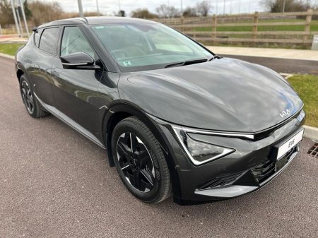 2026 Kia EV6 NEW MODEL WITH LONGER RANGE EV6 Aerodynamic side details, *0% finance* New rear signature LED taillights, New high-impact alloy wheels, Completely r €52,810