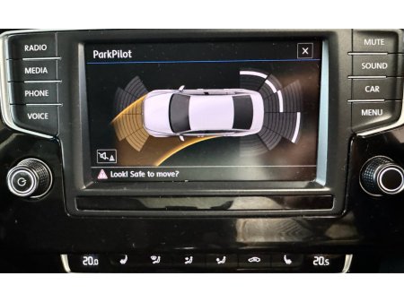 2017 Volkswagen Passat HIGHLINE 1.6 TDI MANUAL 6SPEED FWD 120HP 4DR €18,990 thumbnail