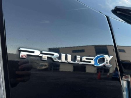 2017 Toyota Prius - thumbnail 15