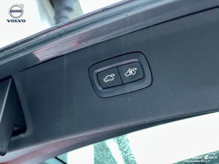 2019 Volvo XC90 T8 MOMENTUM GT 7 SEATER €41,950 thumbnail