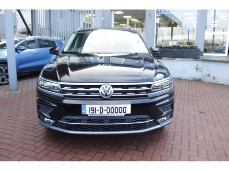 2019 Volkswagen Tiguan 2.0TDI 150BHP R-LINE EDITION 4 MOTION  AUTOMATIC // 1 OWNER CAR WITH ONLY 124,000KMS // BUY WITH CONFODENCE AA AND SIMI APPROVED DEALER 2026 // FINANCE ARRANGED // ALL TRADE INS WELCOME // €25,950 thumbnail