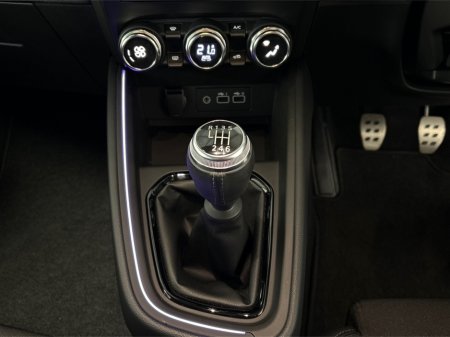 2025 Renault Clio ESPRIT ALPINE TCE90**HEATED MULTIFUNCTIONAL STEERING WHEEL**HEATED HALF LEATHER SPORT SEATS**DIGITAL DASH**TOUCH SCREEN APPLE CAR PLAY**DRIVE MODES**17" BLACK ALLOYS**ISOFIX**FINANCE AVAILABLE thumbnail