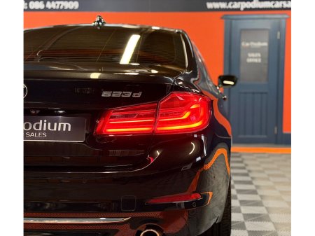 2017 BMW 5 Series - thumbnail 19