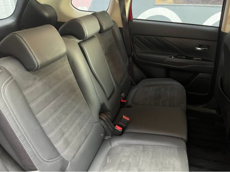 2019 Mitsubishi Outlander - thumbnail 14