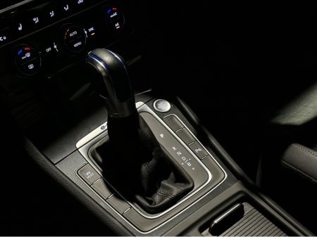 2020 Volkswagen Golf E 136 BHP AUTO E-GOLF €13,950 thumbnail