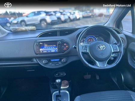 2016 Toyota Yaris YARIS HYBRID LUXURY MC thumbnail