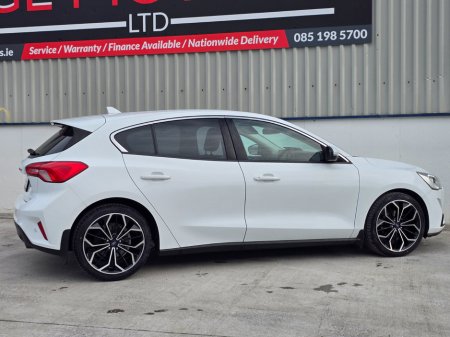 2019 Ford Focus - thumbnail 9