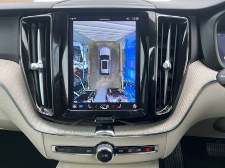 2023 Volvo XC60 - thumbnail 9