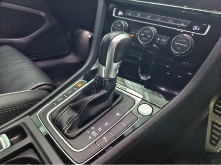 2018 Volkswagen Golf Golf R//Low kms €29,950 thumbnail