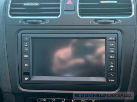 2011 Volkswagen Golf HIGHLINE , SUNROOF // LOW MILEAGE €8,950 thumbnail