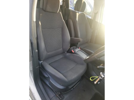 2014 Peugeot 5008 ACTIVE 1.6 HDI 115 4DR €5,500 thumbnail