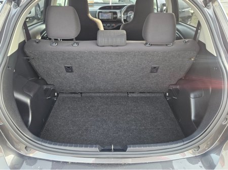 2019 Toyota Yaris - thumbnail 4