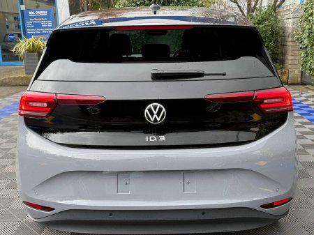 2023 Volkswagen ID.3 FAMILY 58KWH // PANORAMIC SUNROOF // HEATED SEATS // APPLE CARPLAY/ANDROID AUTO €22,450 thumbnail