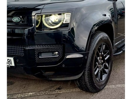 2024 Land Rover Defender - thumbnail 16