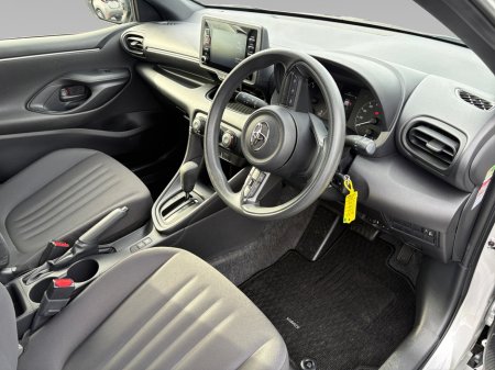 2020 Toyota Yaris - thumbnail 15