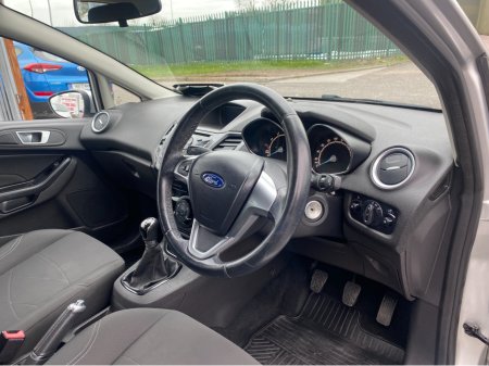 2017 Ford Fiesta - thumbnail 14