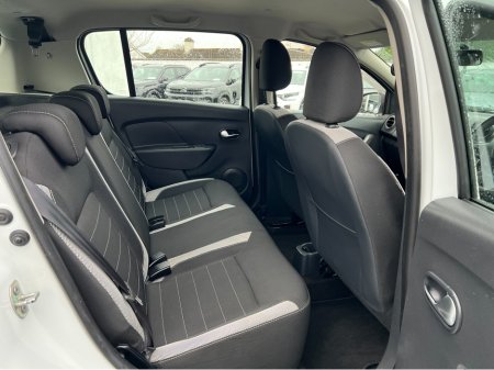 2020 Dacia Sandero STEPWAY SIGNATURE BLUE 4DR €14,950 thumbnail