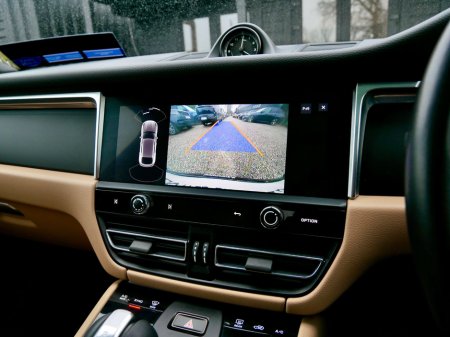 2023 Porsche Macan Macan T €69,950 thumbnail