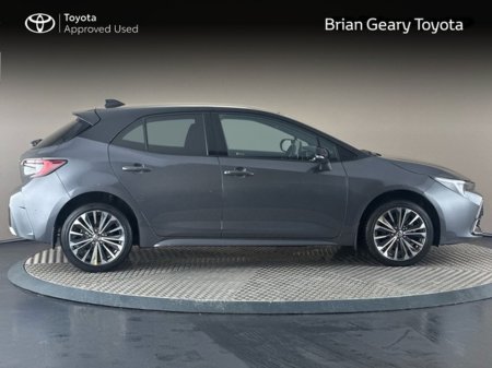 2024 Toyota Corolla HYBRID LUNA SPORT H/B €30,950 thumbnail