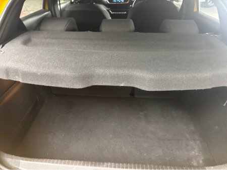 2023 Peugeot 208 - thumbnail 2