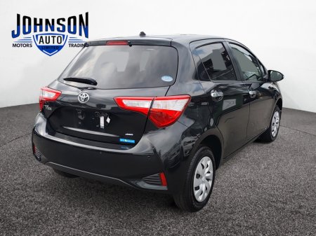 2019 Toyota Vitz - thumbnail 8