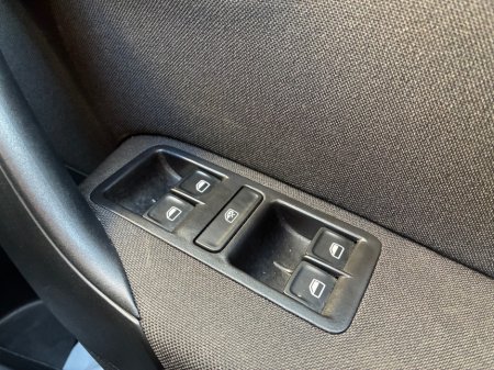 2016 Volkswagen Polo 1.2i TSI Petrol Automatic Comfortline €13,500 thumbnail