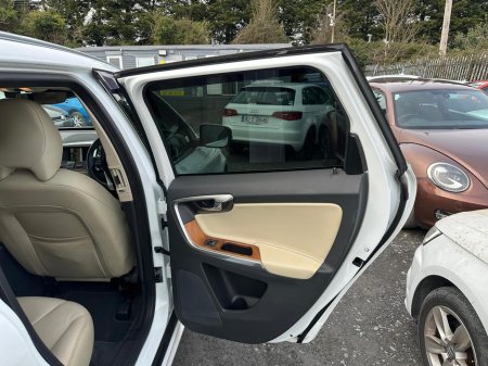 2017 Volvo XC60 - thumbnail 11