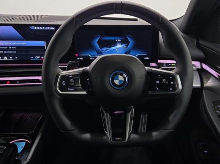 2025 BMW i5 - photo 5