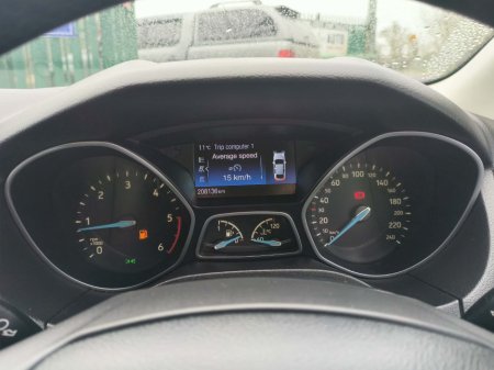 2016 Ford Focus - thumbnail 11