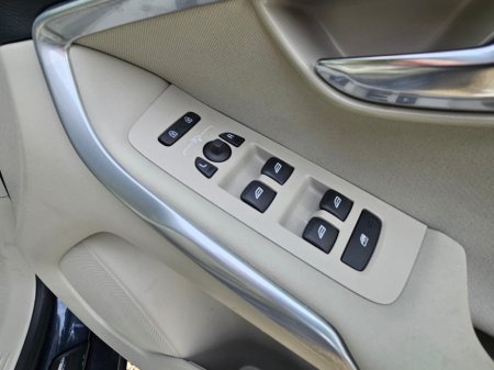 2019 Volvo V40 - thumbnail 33