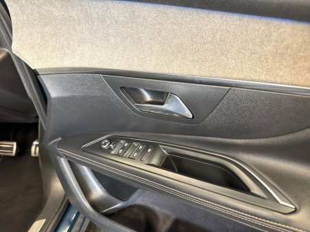 2024 Peugeot 5008 - thumbnail 11