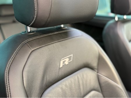 2020 Volkswagen Tiguan R-LINE 2.0 TDI D7F 150HP 5DR AUTO €31,950 thumbnail