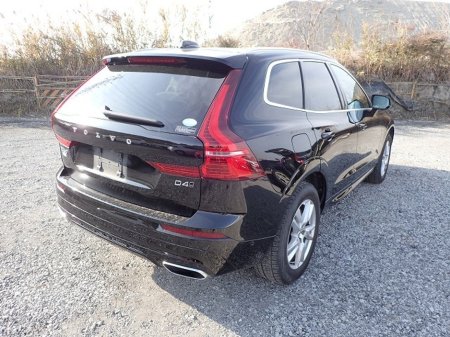 2018 Volvo XC60 - thumbnail 3