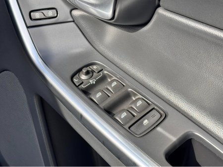 2017 Volvo XC60 - thumbnail 14