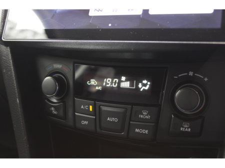 2015 Suzuki Swift - thumbnail 15